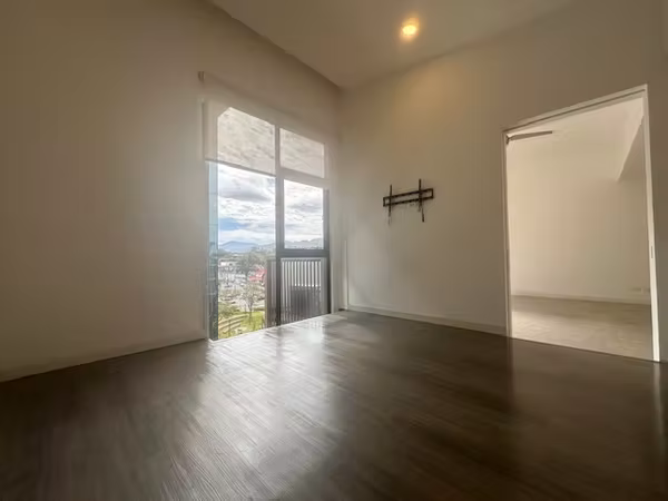 Bello Apartamento en Escazu Village en Alquiler
