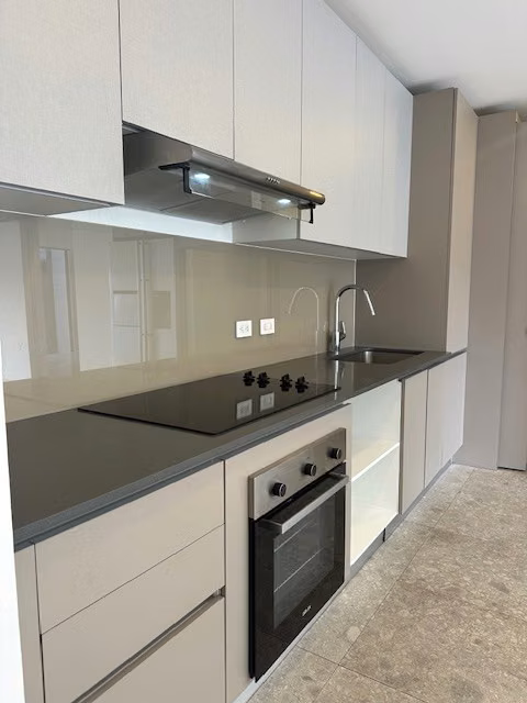 Bello Apartamento en Escazu Village en Alquiler