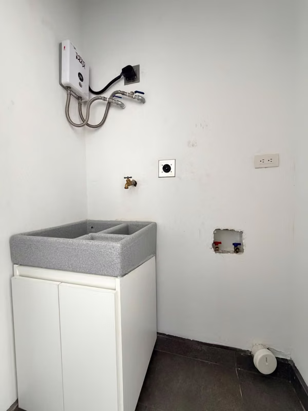 Alquiler de Apartamento Tipo Estudio – Rohrmoser  con parque en 300 mil colones