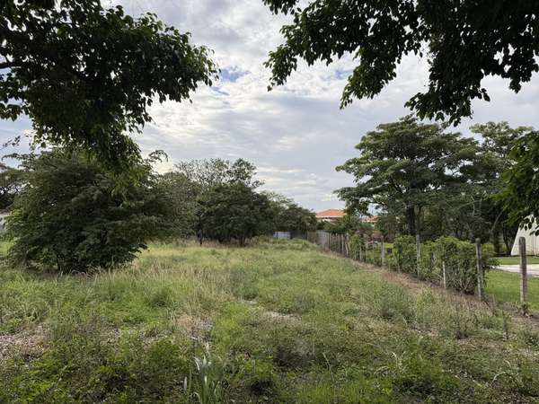 VENDO LOTE 100%PLANO EN RÍO ORO DE SANTA ANA.  (OPORTUNIDAD RESIDENCIAL)