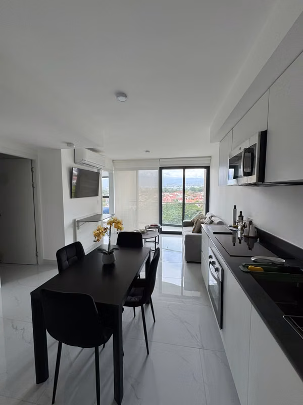 Hermoso apartamento en venta de 2 habitaciones con vista la río y bosque en Rorhmoser