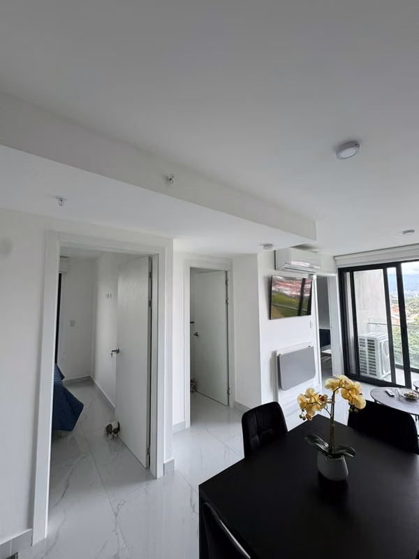 Hermoso apartamento en venta de 2 habitaciones con vista la río y bosque en Rorhmoser