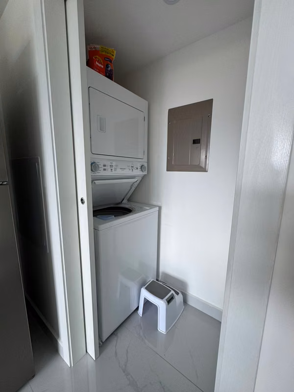 Hermoso apartamento en venta de 2 habitaciones con vista la río y bosque en Rorhmoser