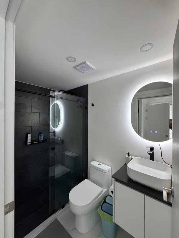 Hermoso apartamento en venta de 2 habitaciones con vista la río y bosque en Rorhmoser