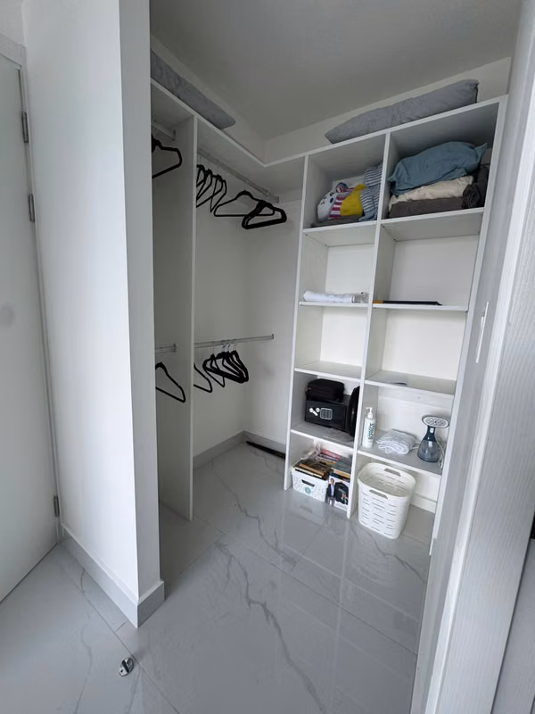 Hermoso apartamento en venta de 2 habitaciones con vista la río y bosque en Rorhmoser