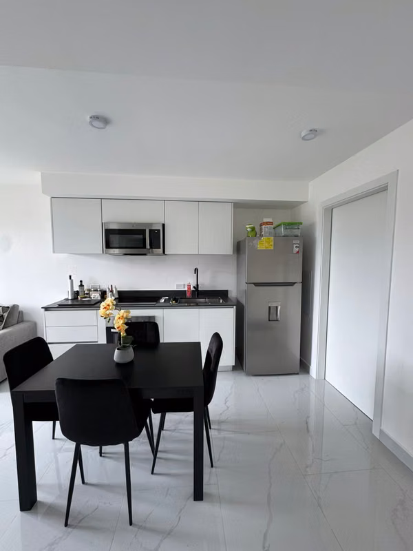 Hermoso apartamento en venta de 2 habitaciones con vista la río y bosque en Rorhmoser