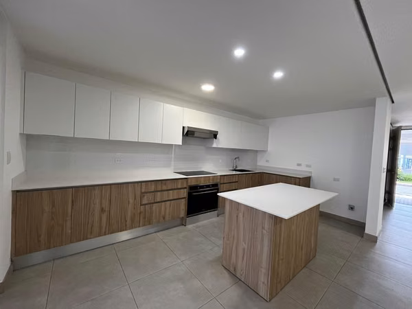 Alquiler Casa 3 Hab en Condominio Escazú | Amenidades & Seg 24/7 iler