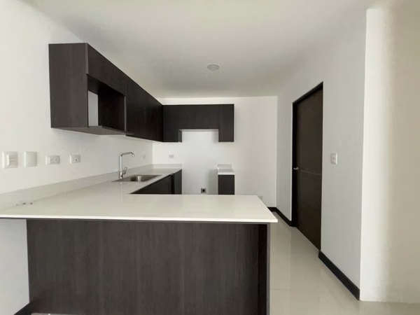 ALQUILER DE APARTAMENTO EN CONDOMINIO -  BELEN