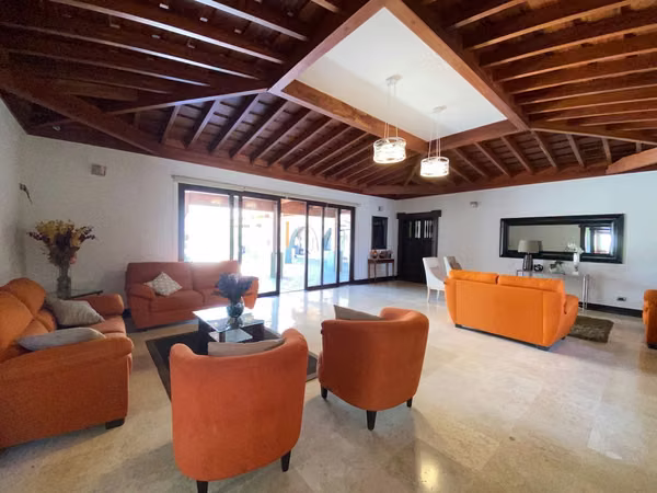 ALQUILER DE APARTAMENTO EN CONDOMINIO -  BELEN