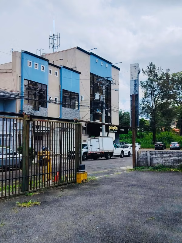 Oficina Corporativa al Este de San José, Ubicación estratégica.