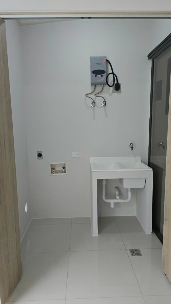 ALQUILER/CASA NUEVA, INCLUYE SERVICIOS, CONDOMINIO EN SAN FRANCISCO