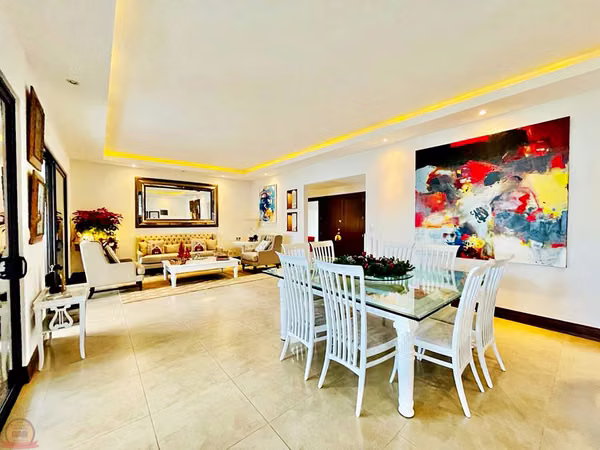 1-level luxury house with 5Hans + Office - 124; 780m ² - 124; Lindora Santa Ana