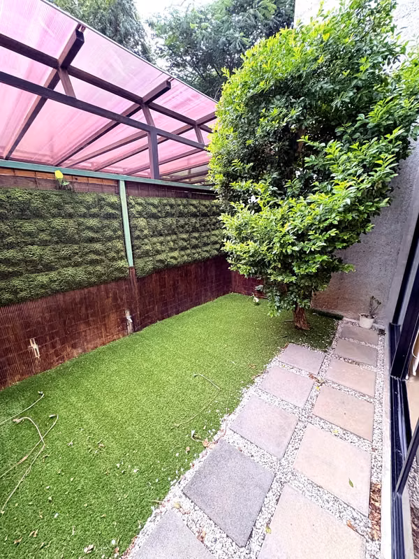 Apartamento de 1 hab tipo estudio con jardín en Condominio Azuraflats – Piedades de Santa Ana | $1,100/mes