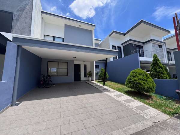 Sale of Beautiful House in Terralta Condominium