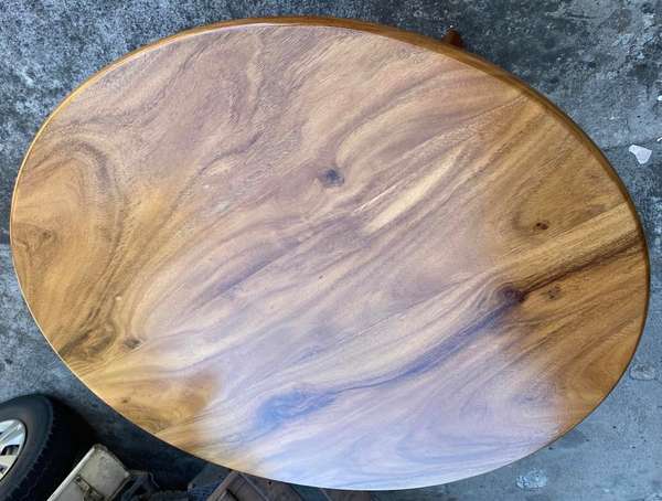 Comedor table No chairs