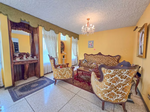 Casa Esquinera en Rohrmoser Nunciatura Ideal para Remodelar o Desarrollo de Apartamentos