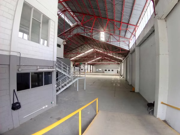 BODEGA CON OFICINAS EN SAN PEDRO, SAN JOSÉ