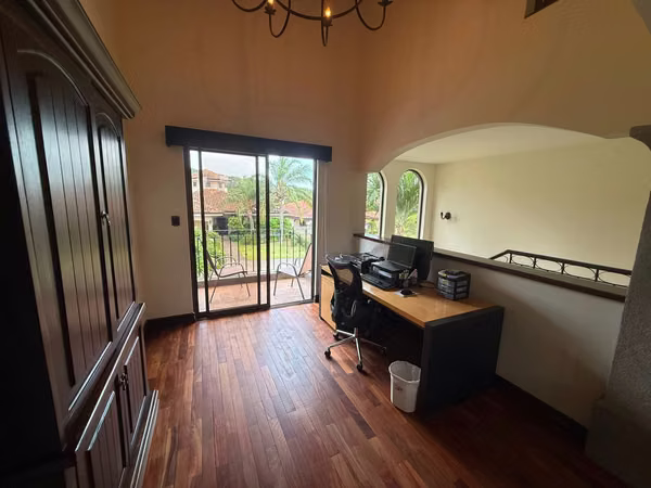 Casa en Venta en Santa Ana, Condominio, Hab principal 1era planta