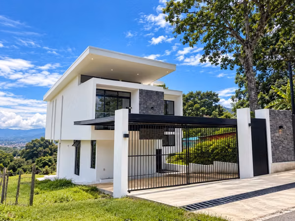 Casa nueva en ALQUILER en Rodeo de Ciudad Colón-HGM