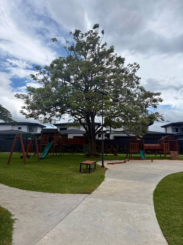 Lote en Latitud Lindora ¡TODO LISTO!  SOLO FALTA CONSTRUIR