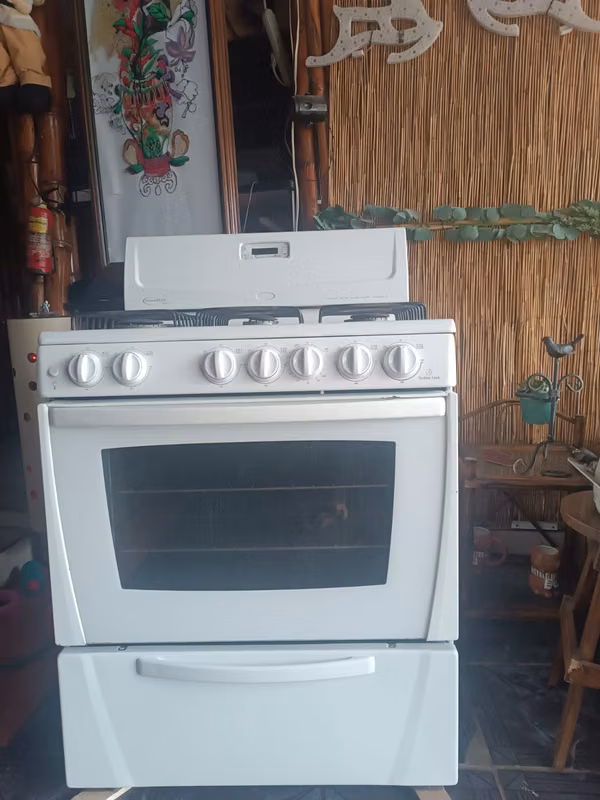 Gas kitchen with cylinder
