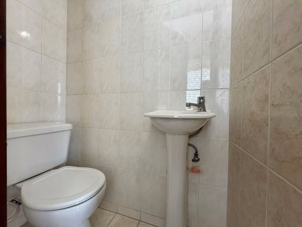 Se alquila apartamento en Escazú. Trejos Montealegre. Amueblado.