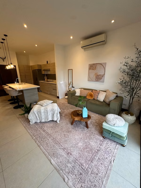 Apartamento amoblado con espectacular vista/ Resort Style