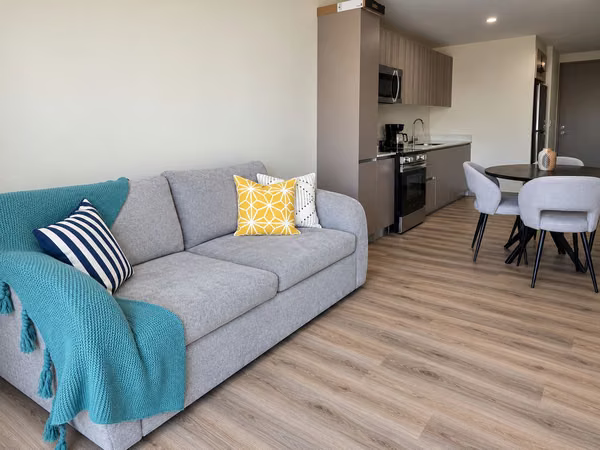 Apartamento FULL AMOBLADO • Piso 7 • Esquinero/ VIVE TIBAS