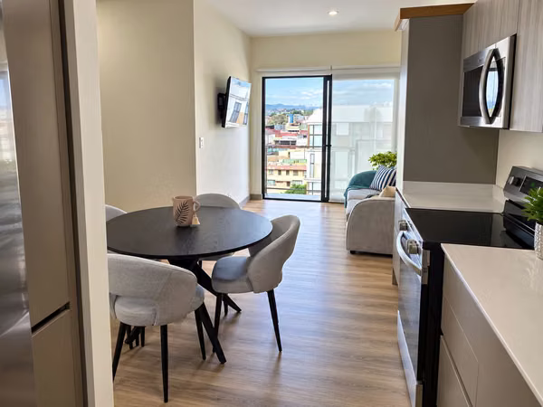 Apartamento FULL AMOBLADO • Piso 7 • Esquinero/ VIVE TIBAS