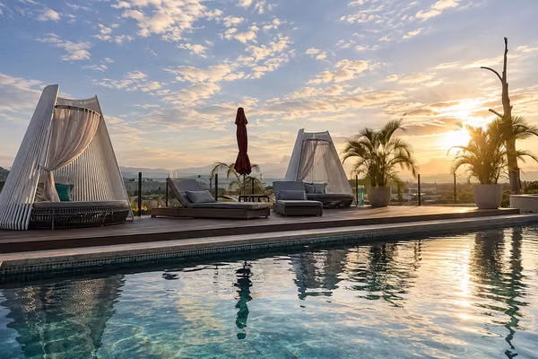 Alquiler | Apartamento esquinero de 3 habitaciones en khaya, Guayabos