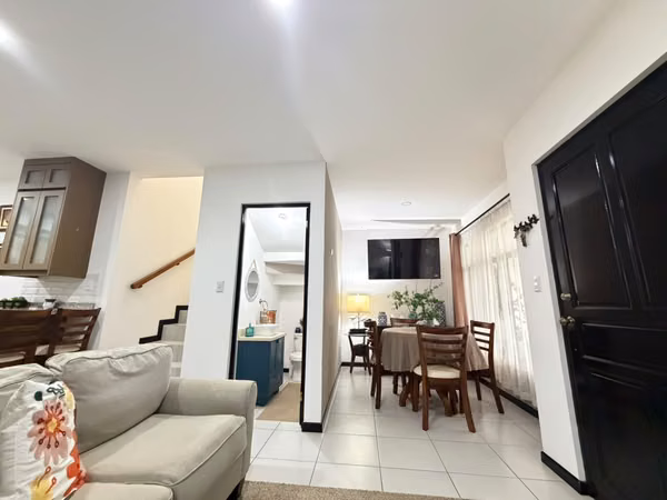 Hermosa Casa en Venta en Heredia