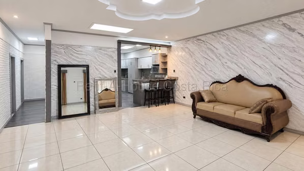 Sale of House in ROHRMOSER, San José. 27-723