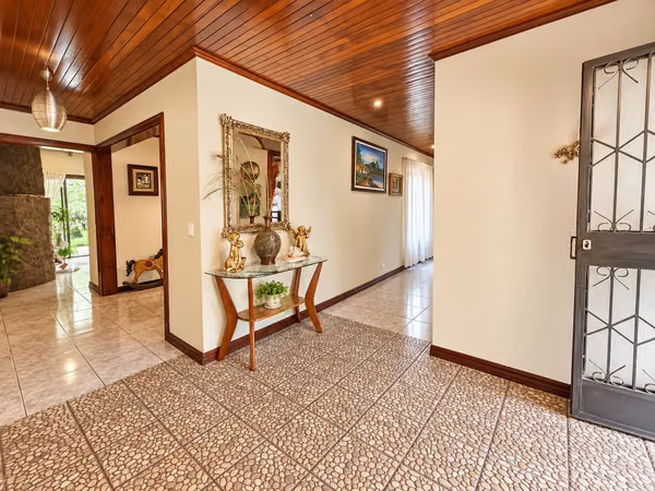 CASA EN VENTA GUAYABOS | UNA PLANTA | 430 M² + 5 HAB.