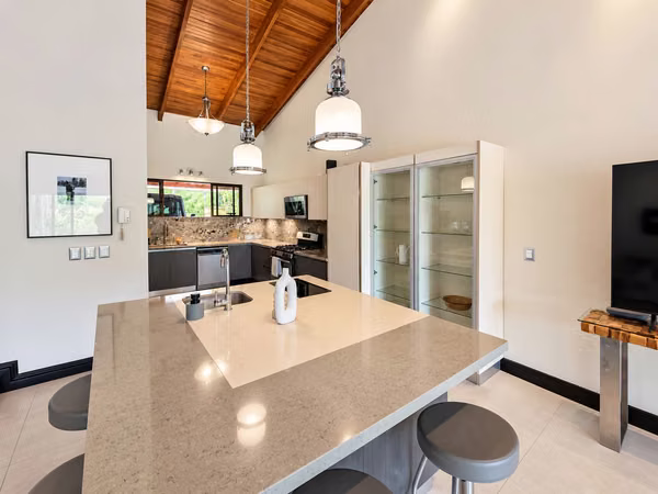 Casa en venta, Escazú, Guachipelín, por Distrito 4.