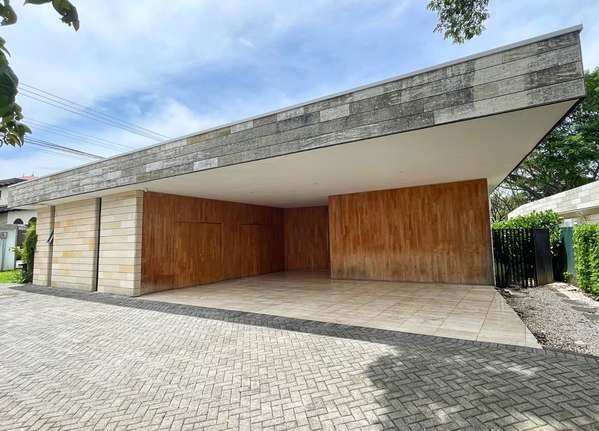 Lujo en Valle del Sol, Santa Ana | 452 m2, Campo Golf y 3 Hab