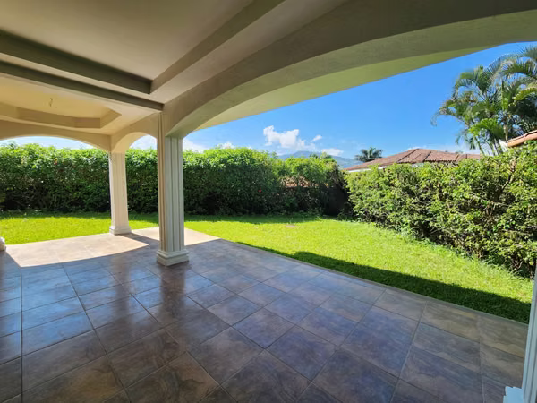 Alquiler de Casa en Valles del Sol