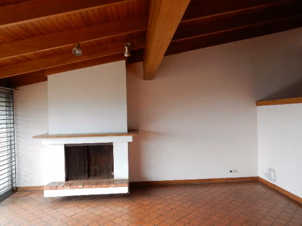 Gran propiedad para remodelar en Alto de las Palomas, Escazú | 1,239 m² de terreno