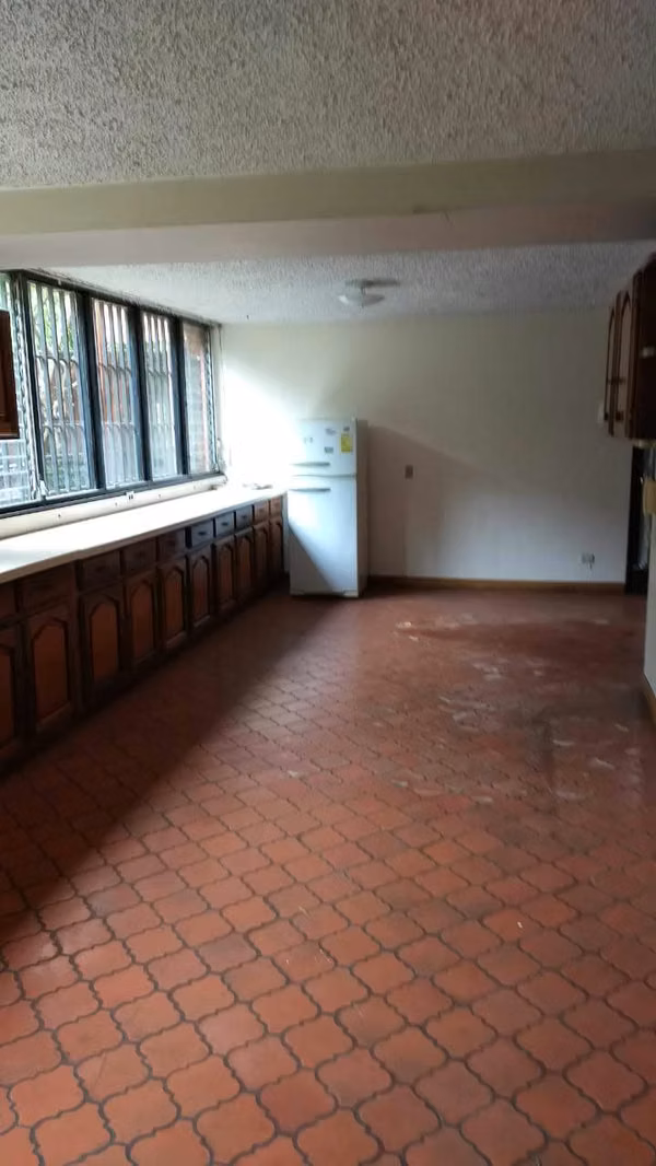 Gran propiedad para remodelar en Alto de las Palomas, Escazú | 1,239 m² de terreno