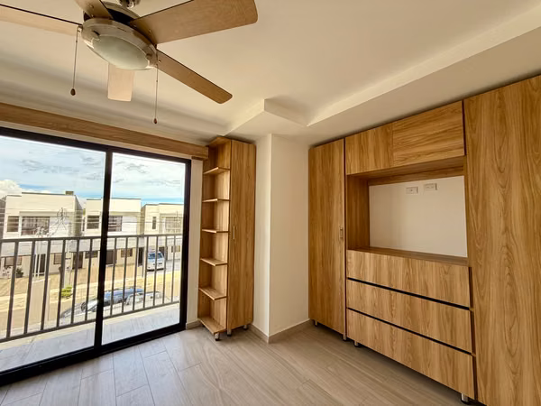 Se alquila casa nueva dentro del Condominio Real Ojo de Agua, en La Cañada.