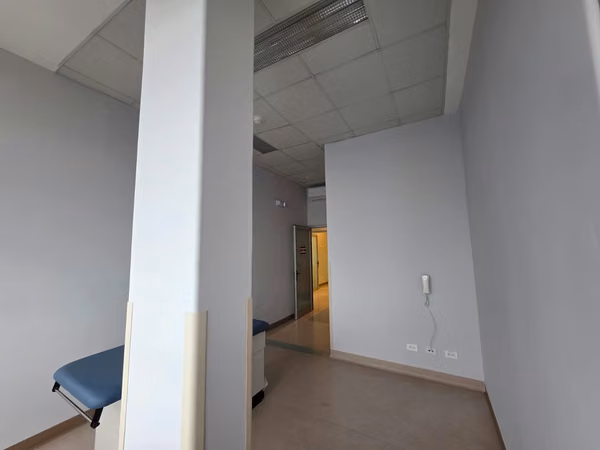 CONSULTORIOS MÉDICOS EN ALQUILER EN HEREDIA – CERCA DEL HOSPITAL SAN VICENTE DE PAÚL – SERVICIOS INCLUIDOS