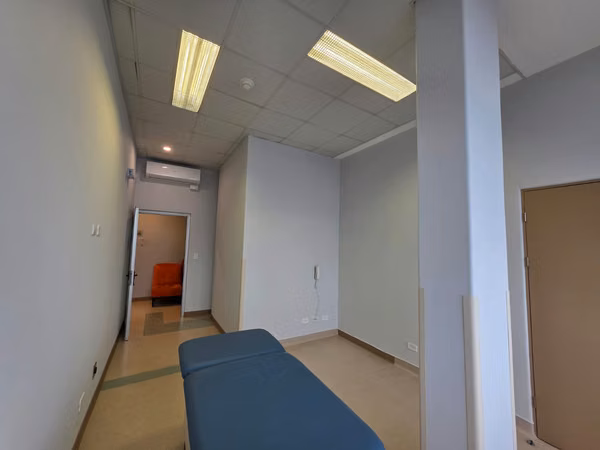 CONSULTORIOS MÉDICOS EN ALQUILER EN HEREDIA – CERCA DEL HOSPITAL SAN VICENTE DE PAÚL – SERVICIOS INCLUIDOS