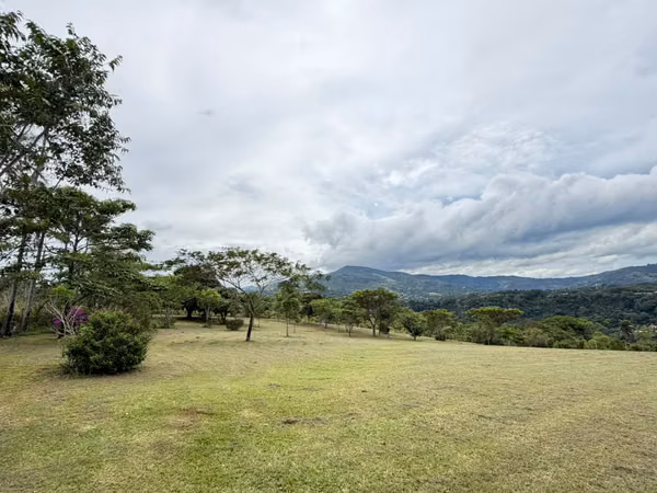 VENTA DE LOTE EN LA GUACIMA DE ALAJUELA