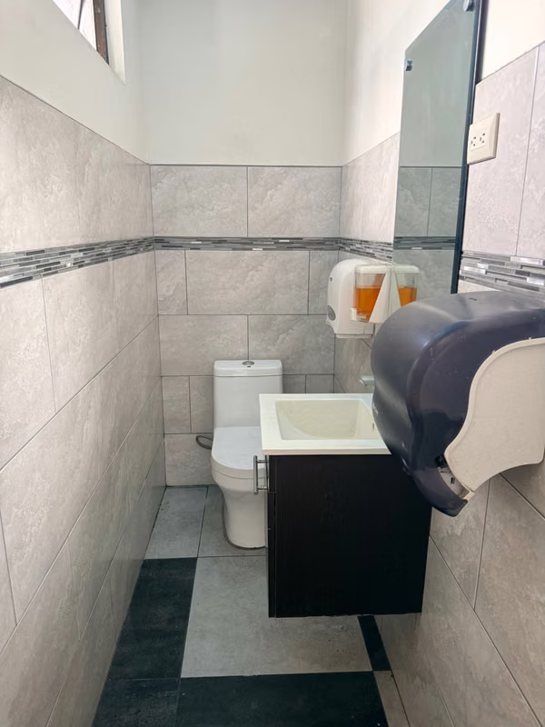 LOCAL COMERCIAL EN ALQUILER – BARRIO ESCALANTE