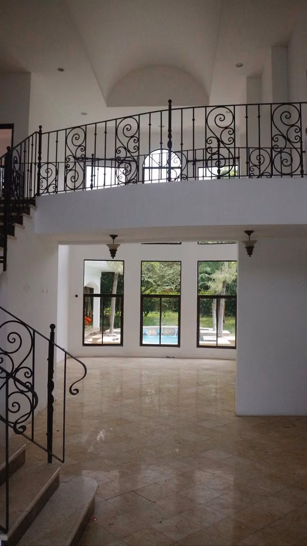 SE ALQUILA EXCLUSIVA CASA EN HACIENDA LOS REYES