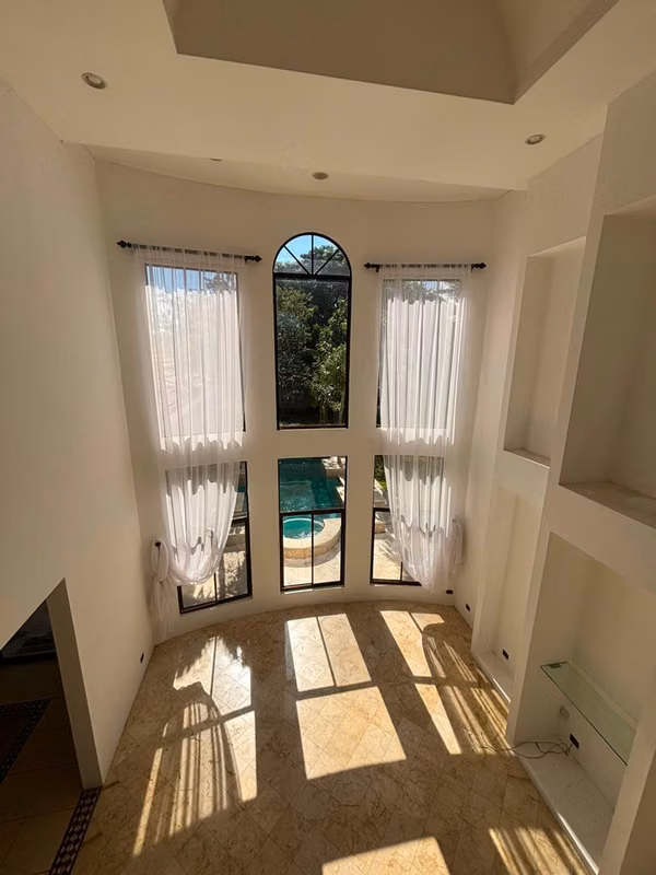 SE ALQUILA EXCLUSIVA CASA EN HACIENDA LOS REYES