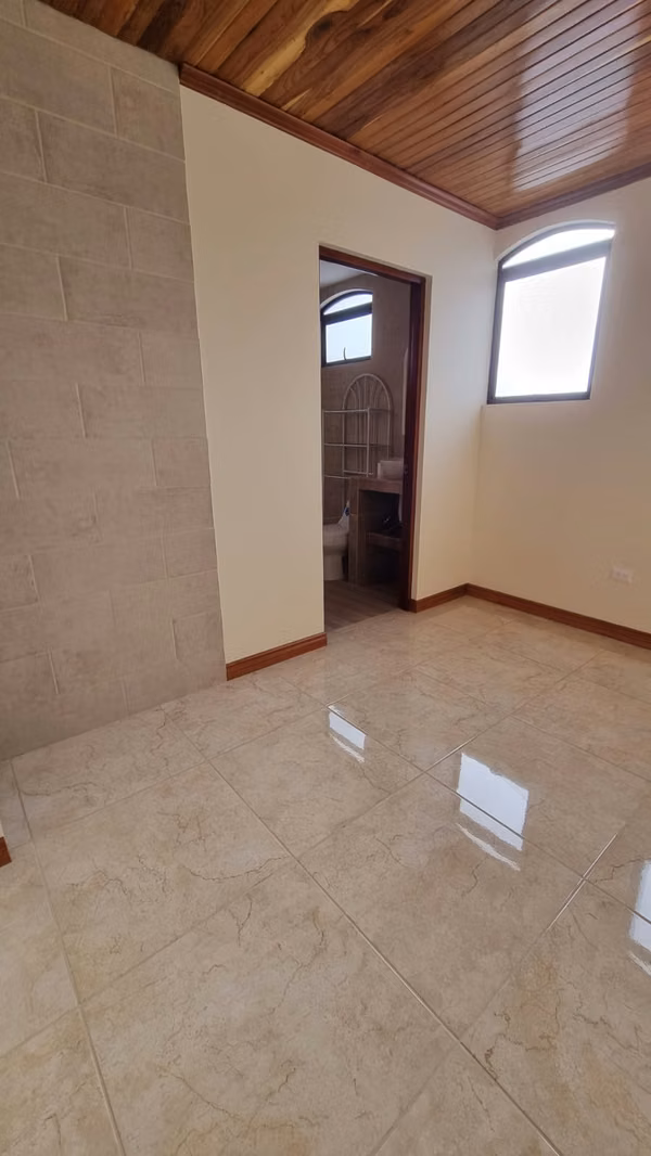 Alquiler de Apartamento en Yoses Sur - Barrio los Mangos - Cerca de la U Veritas