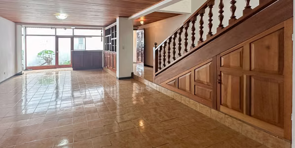 Venta : Casa Condo el Prado, Elegantes detalles en madera y Amplitud en Curridabat  (CT)