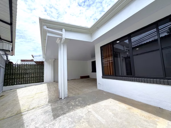 VENTA CASA DE UN NIVEL RENOVADA EN SABANILLA DE MONTES DE OCA CERCA DEL COLEGIO METODISTA