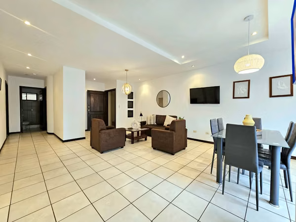 Forests of Santa Ana - 2 rooms - 2 parking lots - Spacious - Low maintenance fee