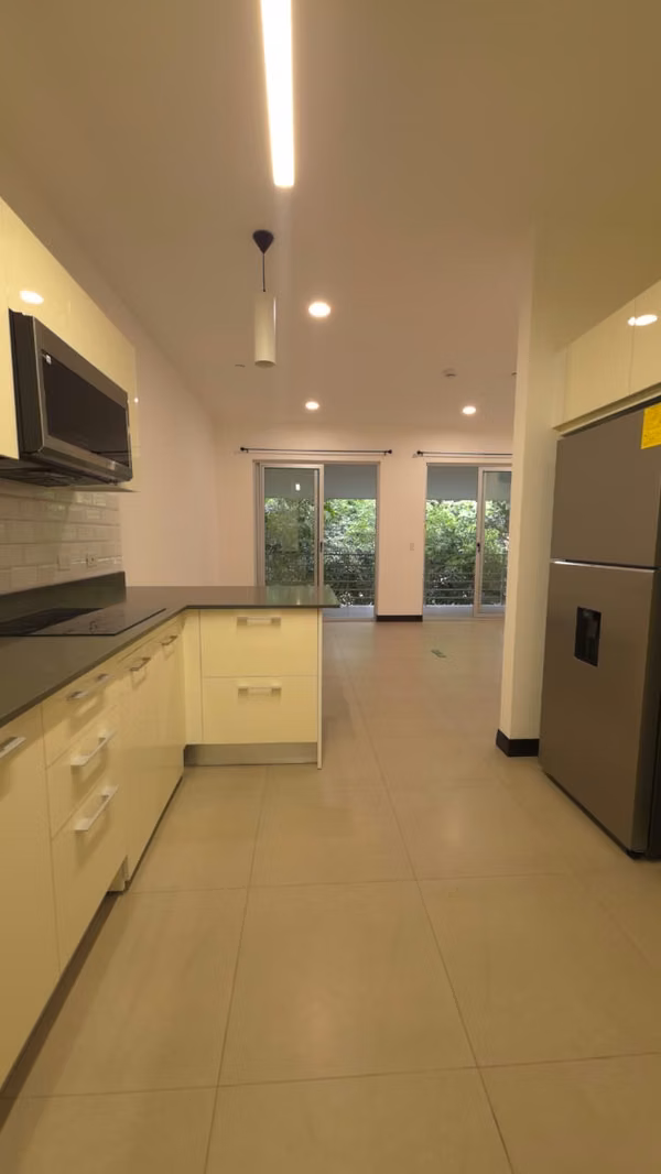 SE ALQUILA HERMOSO APARTAMENTO EN POZOS